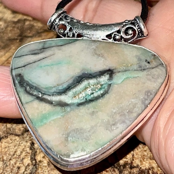 Mariposite Muscovite Pendant 2” - Picture 3 of 9